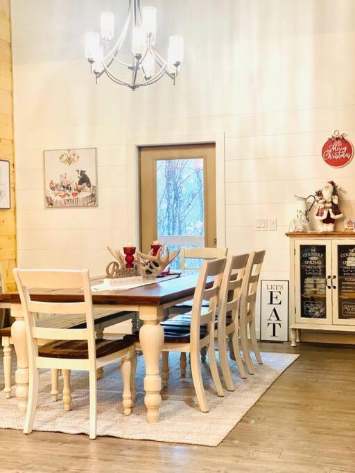 The Grand Tennessean Cabin- Four Bedroom Luxury Cabin In The Mountains 鸽子谷 外观 照片