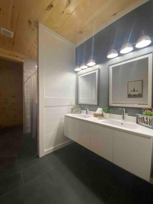 The Grand Tennessean Cabin- Four Bedroom Luxury Cabin In The Mountains 鸽子谷 外观 照片