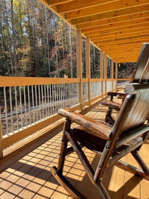 The Grand Tennessean Cabin- Four Bedroom Luxury Cabin In The Mountains 鸽子谷 外观 照片